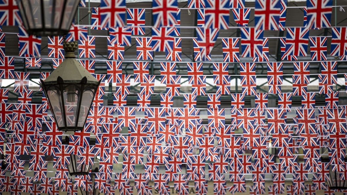 Fotky: Britové královsky vyzdobili Londýn